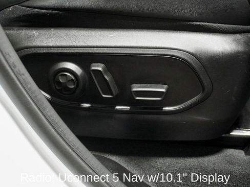 Used 2024 Jeep Grand Cherokee Limited w/ Luxury Tech Group II image 5