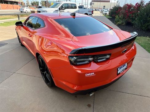 Used 2021 Chevrolet Camaro LT w/ 1LE Track Performance Package image 4