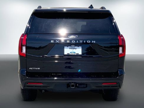 Used 2025 Ford Expedition Active AWD/4WD image 4