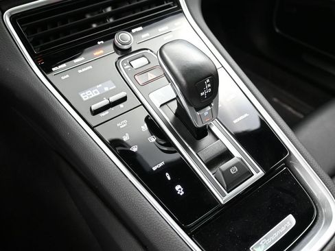 Used 2023 Porsche Panamera 4 Platinum Edition AWD/4WD image 22