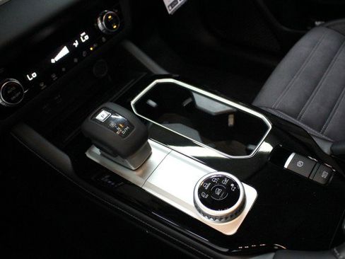 New 2026 Mitsubishi Outlander SE FWD image 14