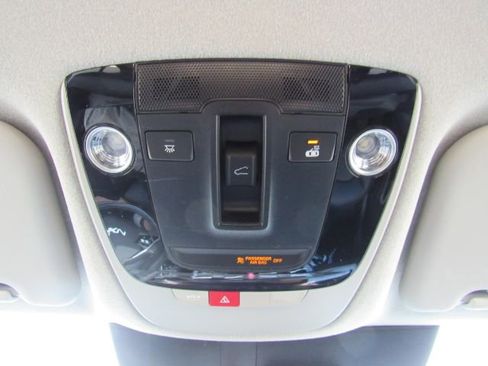 Used 2023 Kia Niro EX Touring image 55