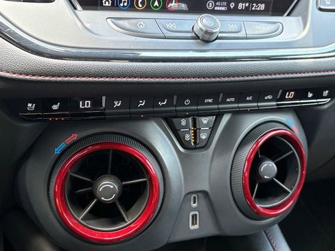 Used 2021 Chevrolet Blazer RS w/ Enhanced Convenience Package FWD image 28