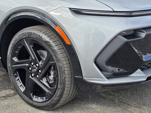 New 2026 Chevrolet Equinox EV RS image 10