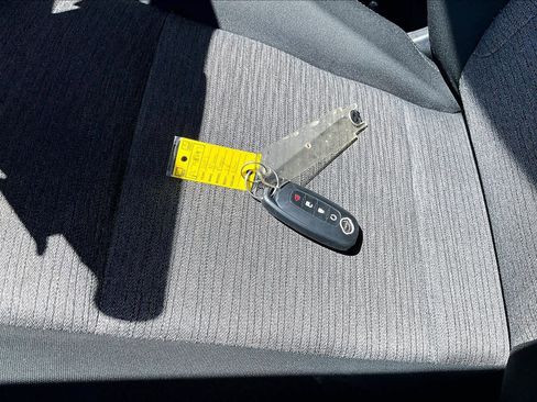 Used 2023 Nissan Rogue SV image 15