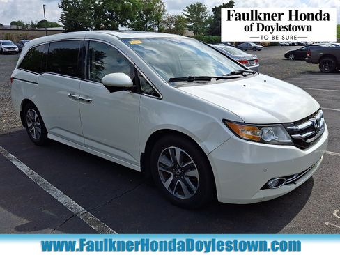 Used 2015 Honda Odyssey Touring image 1