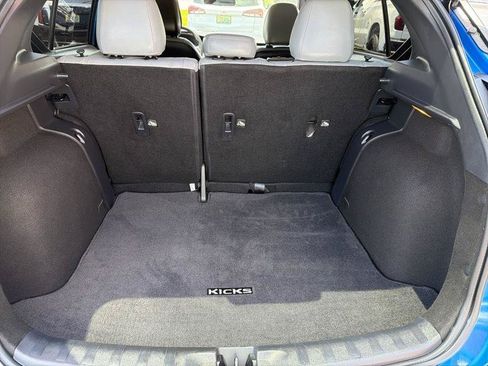 Used 2023 Nissan Kicks SR w/ SR Premium Package FWD image 8