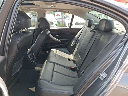 Used 2018 BMW 320i xDrive Sedan w/ Convenience Package AWD/4WD image 11