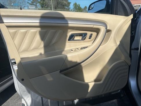 Used 2015 Ford Taurus SEL w/ Equipment Group 201A image 9