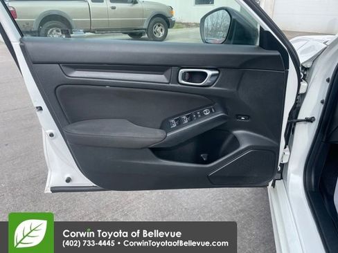 Used 2025 Honda Civic Sport image 10