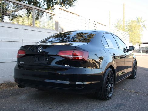 Used 2017 Volkswagen Jetta S image 4