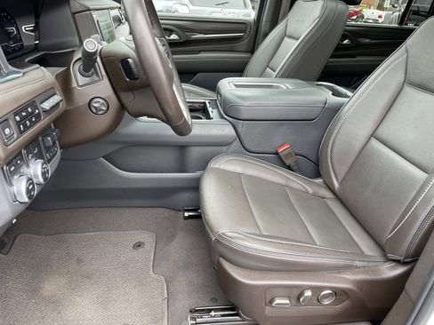 Used 2024 GMC Yukon XL Denali w/ Denali Reserve Package image 19