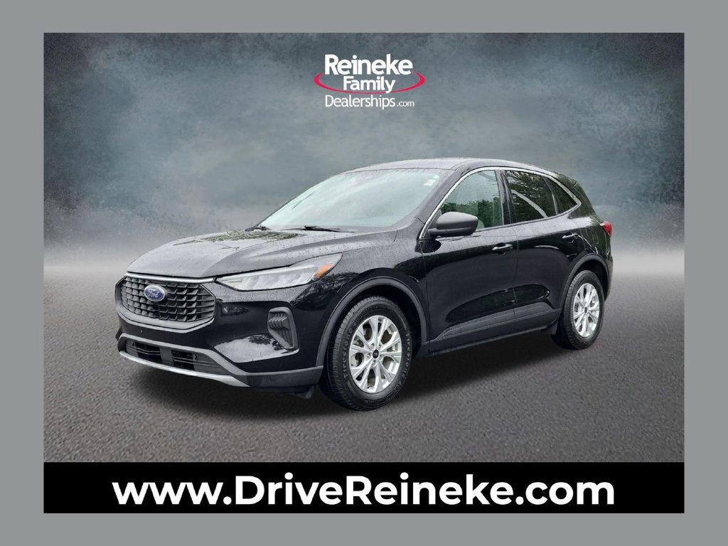 Used 2023 Ford Escape Active w/ Cold Weather Package FWD image 1