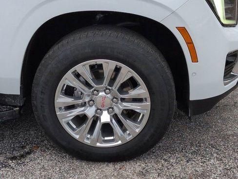 Used 2025 GMC Yukon Denali RWD image 10