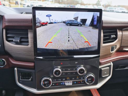 Used 2022 Ford Expedition Limited image 24