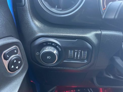 Used 2022 Jeep Wrangler Unlimited Sport AWD/4WD image 19