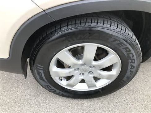 Used 2011 Kia Sorento LX image 10