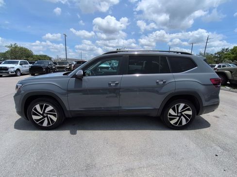 Used 2026 Volkswagen Atlas SE FWD image 8
