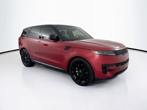 Used 2024 Land Rover Range Rover Sport SE AWD/4WD image 3