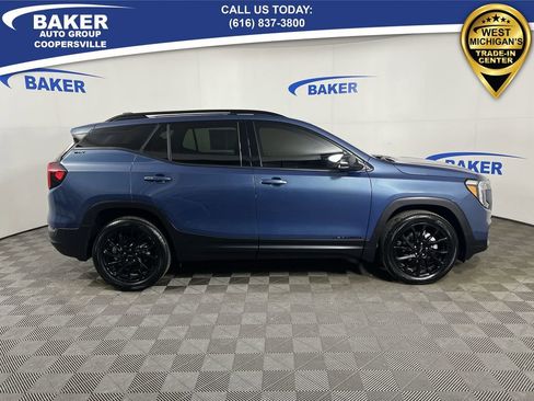 Certified 2024 GMC Terrain SLT w/ Elevation Edition image 10