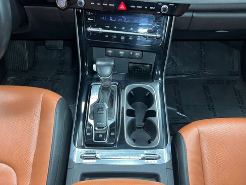 Used 2022 Kia Carnival SX w/ Paint Protection Package image 15