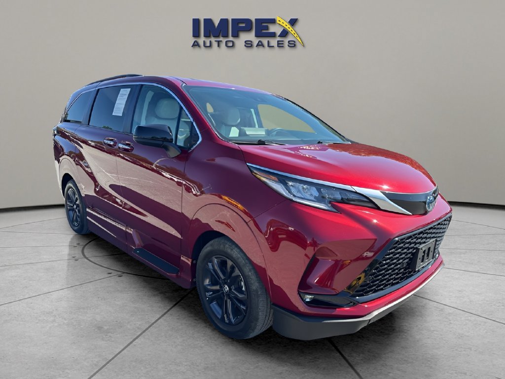 Used 2024 Toyota Sienna XSE w/ XSE Plus Package AWD/4WD image 7