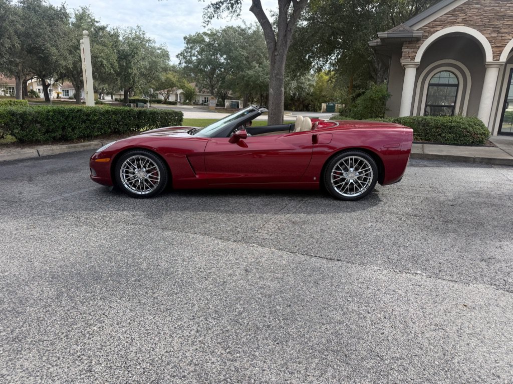 Used 2006 Chevrolet Corvette Convertible w/ Preferred Equipment Group RWD image 1