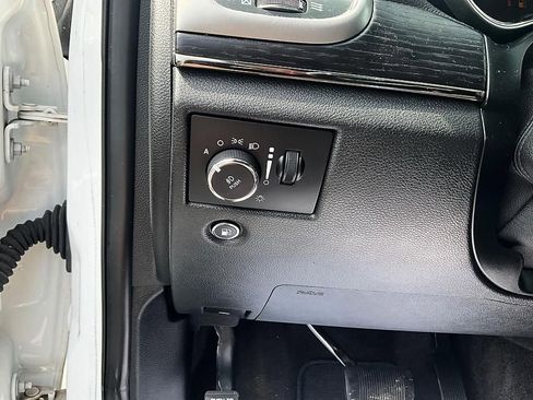 Used 2018 Jeep Grand Cherokee High Altitude AWD/4WD image 17