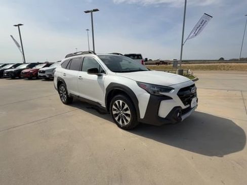 Used 2025 Subaru Outback Limited image 2