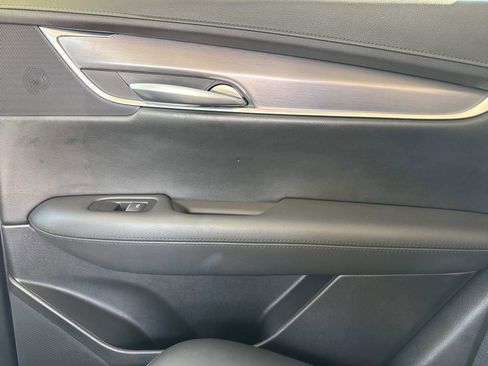 Used 2018 Cadillac XT5 Premium Luxury image 16