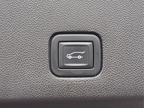 Certified 2021 Cadillac XT6 Premium Luxury w/ Platinum Package image 31