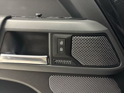 Used 2020 Land Rover Defender 110 X image 39