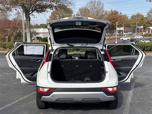 Certified 2025 Kia Niro LX image 11