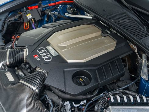 Used 2024 Audi RS 6 performance w/ Black Optic Package image 48