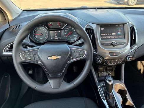 Used 2017 Chevrolet Cruze LT w/ Convenience Package FWD image 14