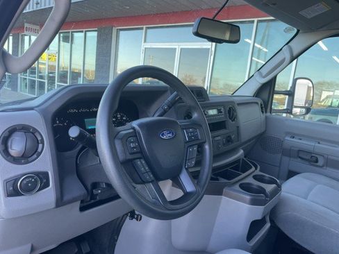 Used 2023 Ford E-350 and Econoline 350 Super Duty w/ Power Windows & Locks Group image 27