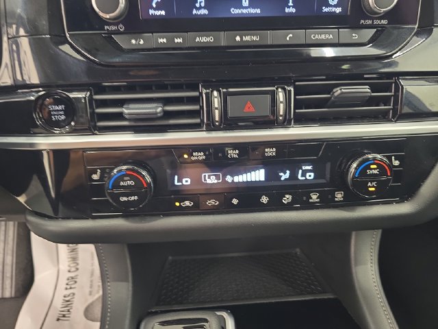Used 2025 Nissan Pathfinder SV AWD/4WD image 26