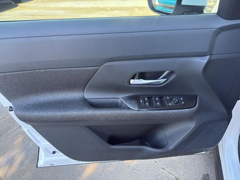 New 2025 Nissan Kicks SV image 16