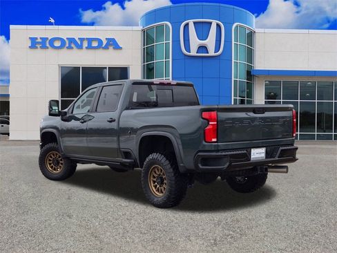 Used 2025 Chevrolet Silverado 2500 ZR2 image 5