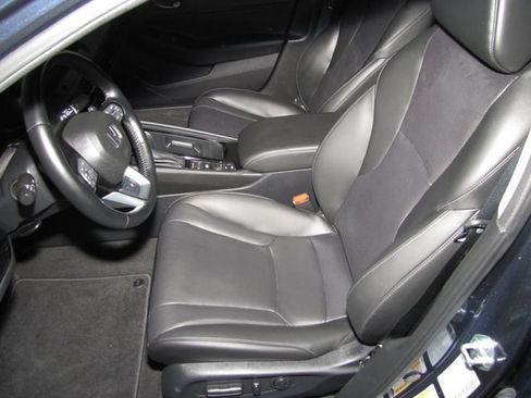 Used 2025 Honda Accord Touring image 9