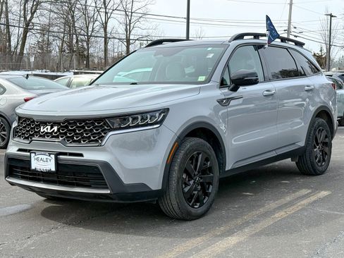 Certified 2023 Kia Sorento S w/ Panoramic Sunroof Package image 3