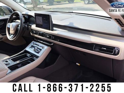 Used 2022 Lincoln Aviator 2WD w/ Elements Package image 32