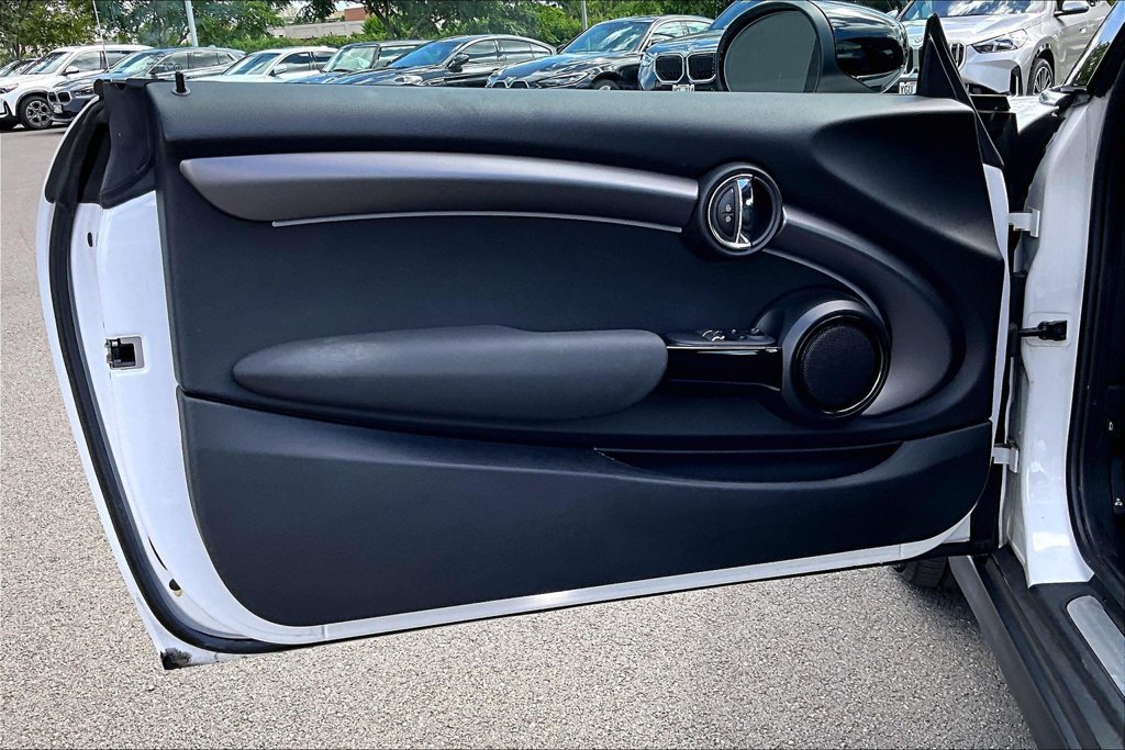 Used 2024 MINI Cooper 2-Door Hardtop FWD image 23