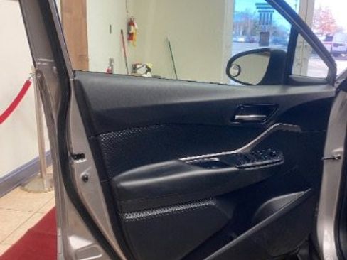 Used 2020 Toyota C-HR LE image 14