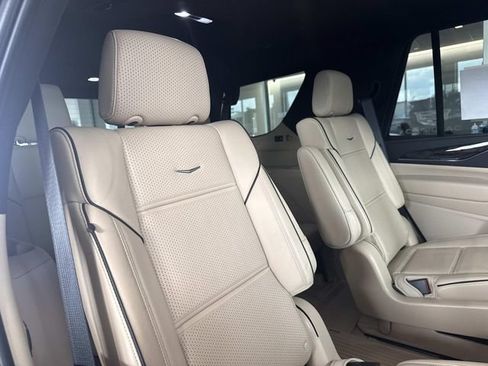 Certified 2024 Cadillac Escalade Premium Luxury w/ LPO, Floor Liner Package AWD/4WD image 25