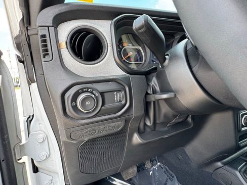 Used 2024 Jeep Wrangler Sport S image 25