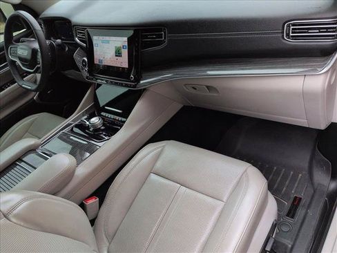 Used 2022 Jeep Wagoneer Series II AWD/4WD image 30
