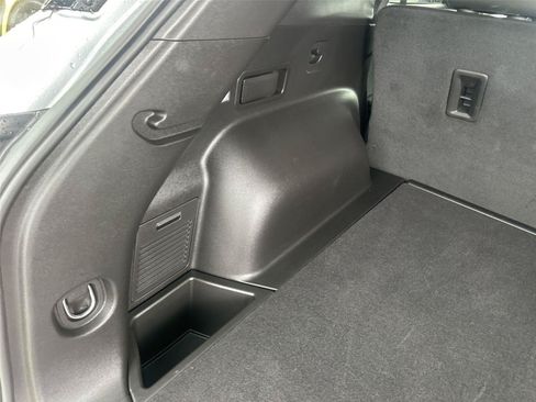 Used 2025 Chevrolet Blazer LT FWD image 15