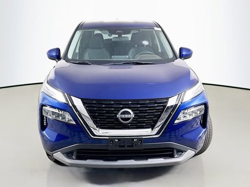Used 2023 Nissan Rogue SV FWD image 2