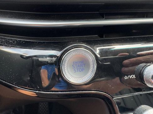 Certified 2025 Genesis G80 2.5T image 22